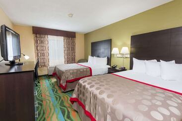 هتل Ramada By Wyndham Vandalia