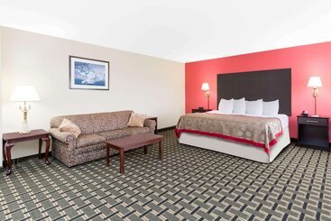 هتل Ramada By Wyndham Vandalia