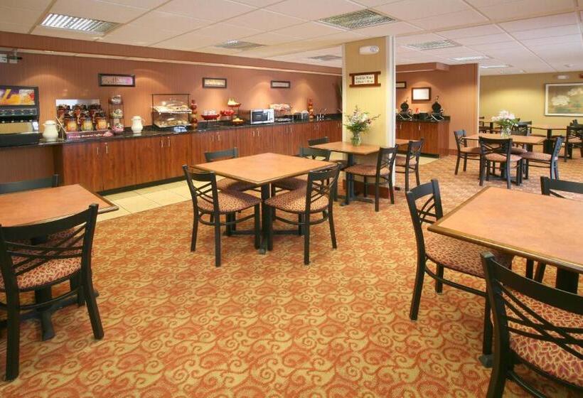 هتل Ramada By Wyndham Wisconsin Dells I 90