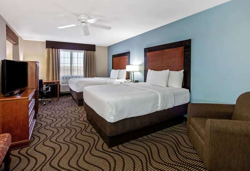 هتل La Quinta By Wyndham Santa Rosa