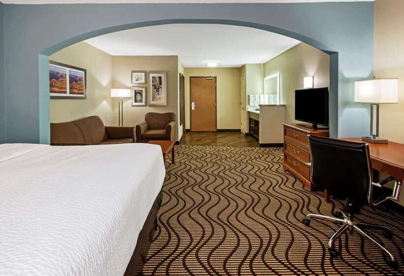 هتل La Quinta By Wyndham Santa Rosa