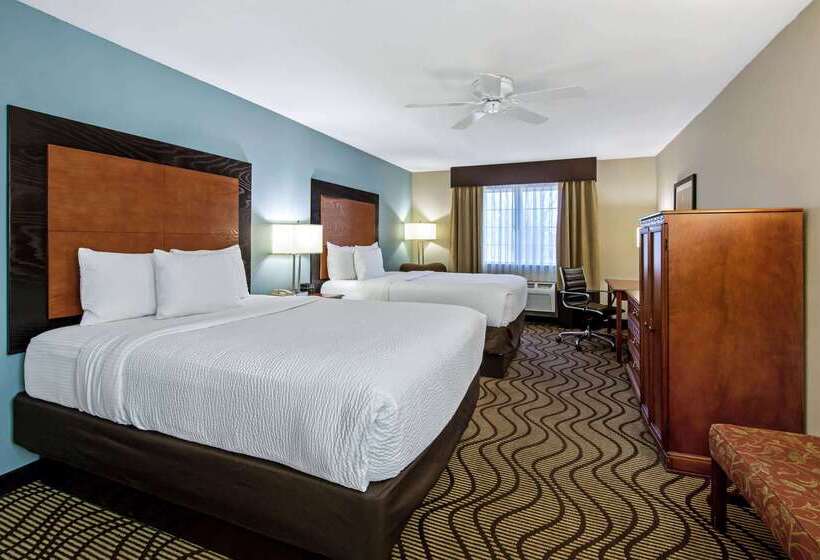 هتل La Quinta By Wyndham Santa Rosa