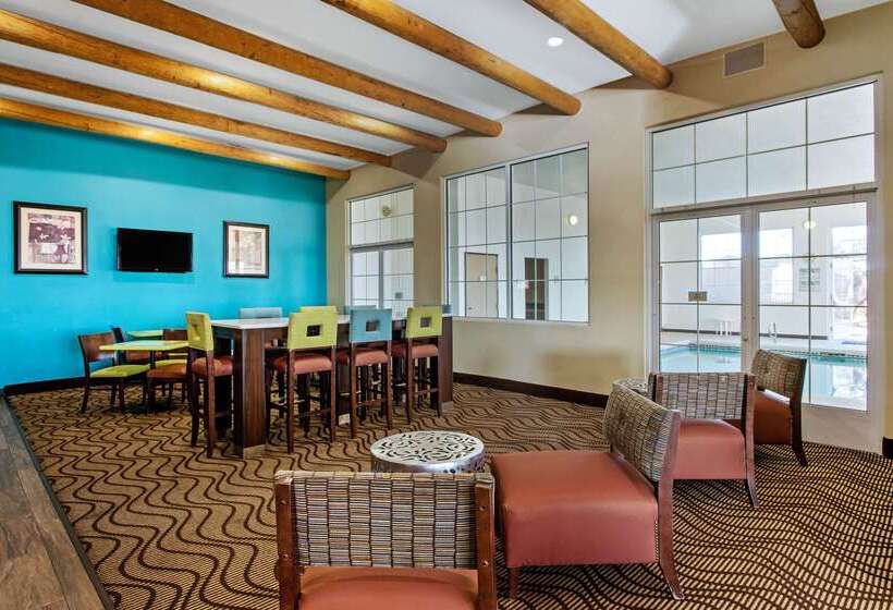 هتل La Quinta By Wyndham Santa Rosa