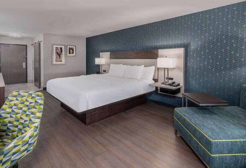 هتل La Quinta By Wyndham Santa Rosa