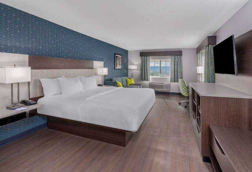 هتل La Quinta By Wyndham Santa Rosa