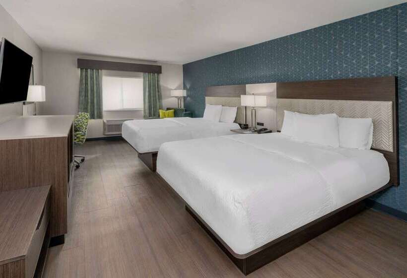 هتل La Quinta By Wyndham Santa Rosa