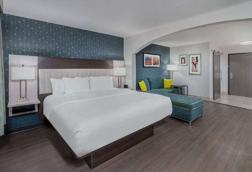 هتل La Quinta By Wyndham Santa Rosa