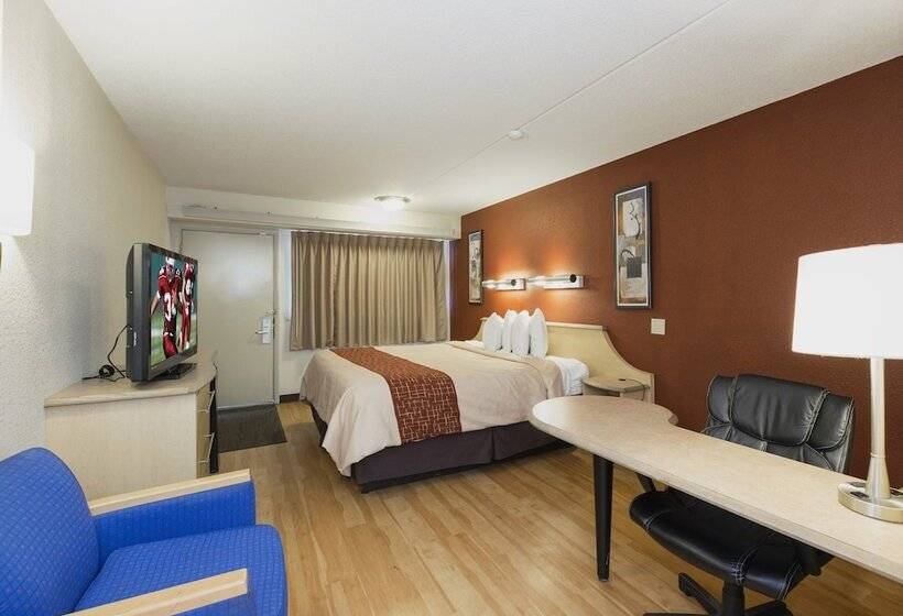 Отель Red Roof Inn Cincinnati Sharonville