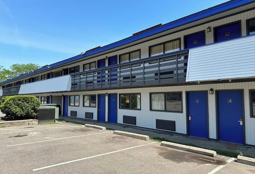 هتل American Inn & Suites Bishop Airport Flint