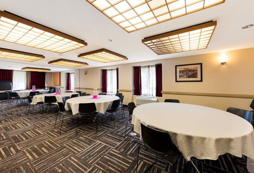هتل Red Roof Inn Plus+ Columbus Downtown   Convention Center