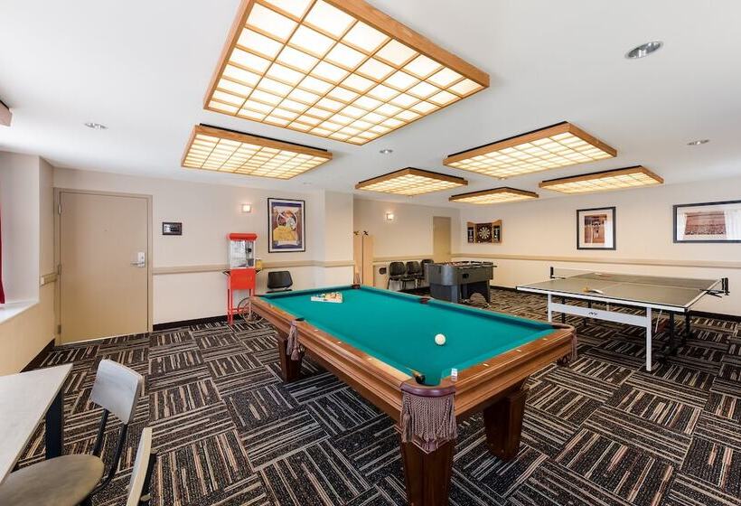 هتل Red Roof Inn Plus+ Columbus Downtown   Convention Center