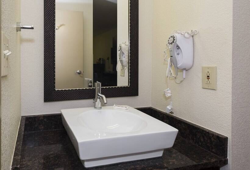 هتل Red Roof Inn Plus+ Columbus Downtown   Convention Center