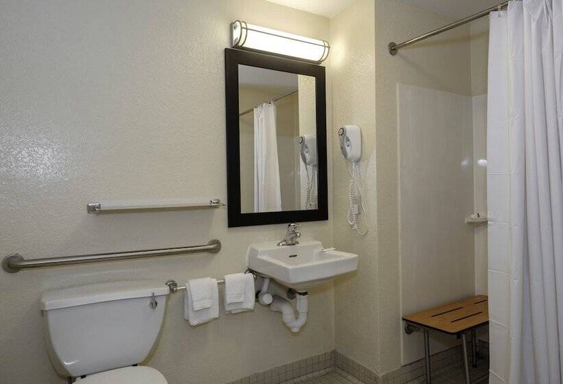 هتل Red Roof Inn Plus + Gainesville