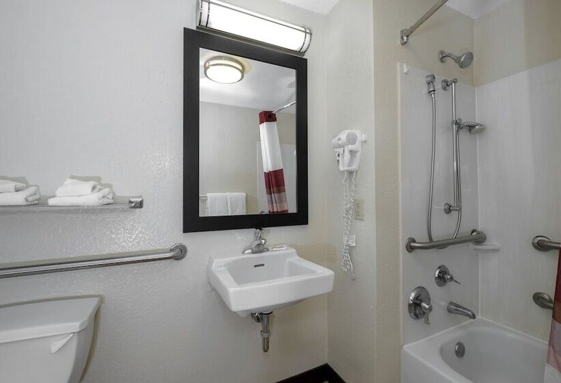 هتل Red Roof Inn Plus + Gainesville