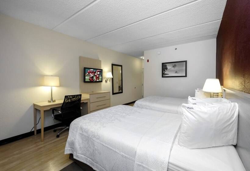هتل Red Roof Inn Plus + Gainesville