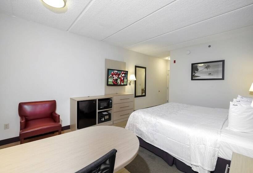 هتل Red Roof Inn Plus + Gainesville