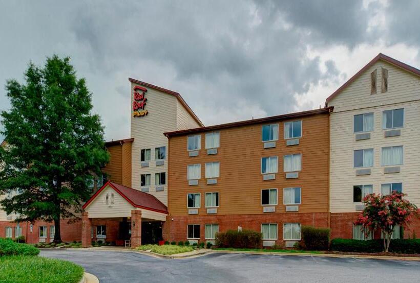 Hotel Red Roof Plus+ Raleigh Downtown  Ncsu/conv Center