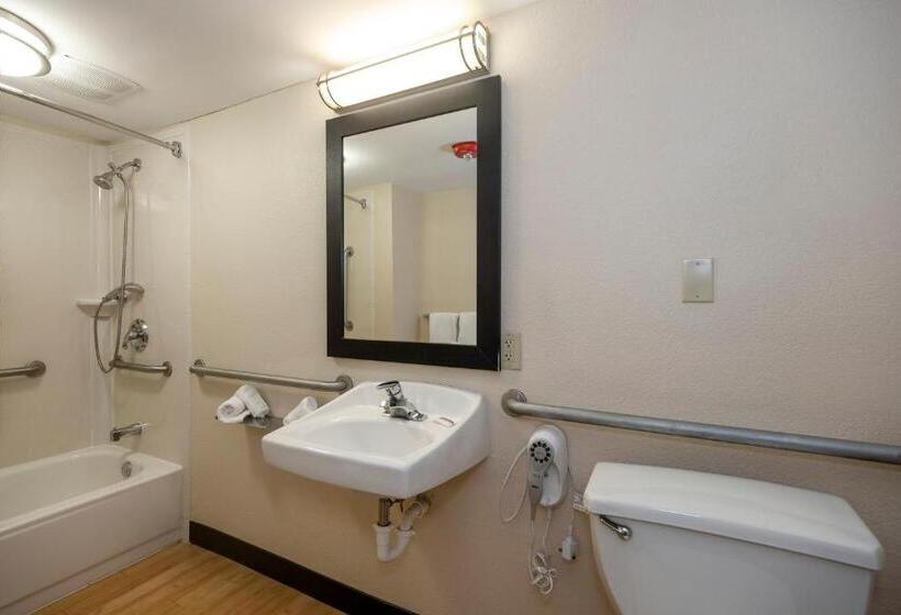 בית מלון כפרי Red Roof Inn Plus+ & Suites Naples Downtown 5th Ave S
