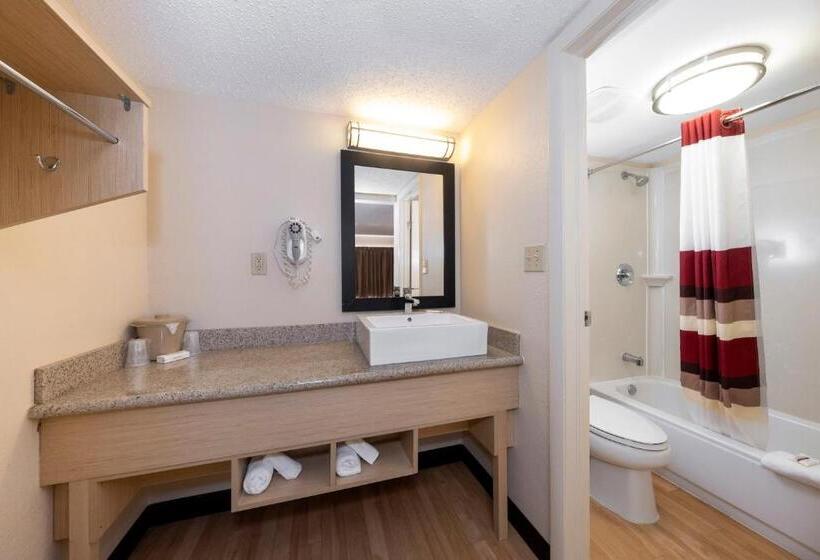 בית מלון כפרי Red Roof Inn Plus+ & Suites Naples Downtown 5th Ave S