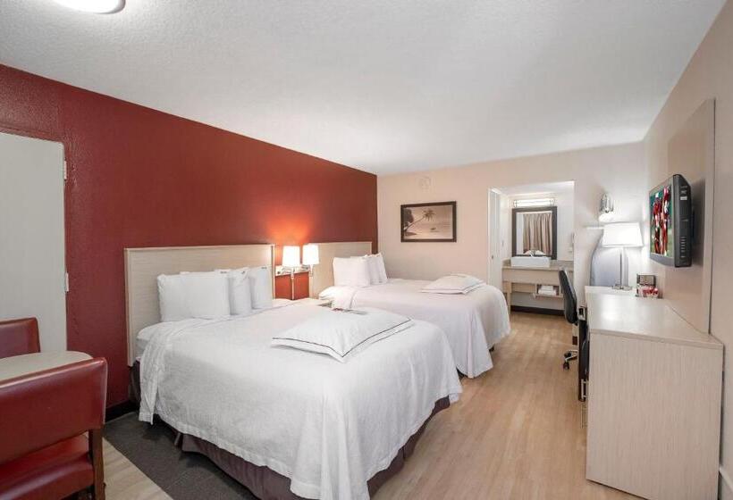 בית מלון כפרי Red Roof Inn Plus+ & Suites Naples Downtown 5th Ave S