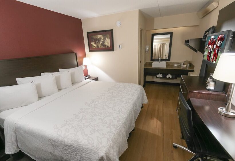 هتل Red Roof Inn Plus+ Wilmington   Newark