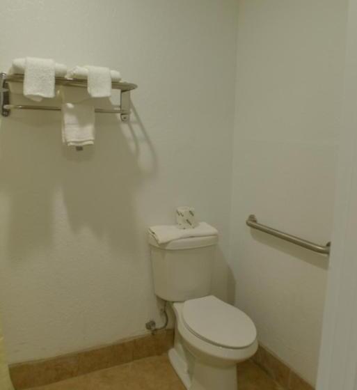 هتل Rodeway Inn & Suites Winter Haven Chain Of Lakes
