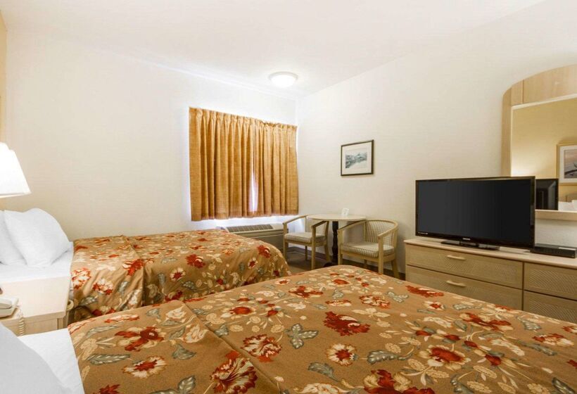 هتل Rodeway Inn