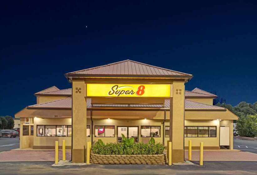 호텔 Super 8 By Wyndham Suwanee