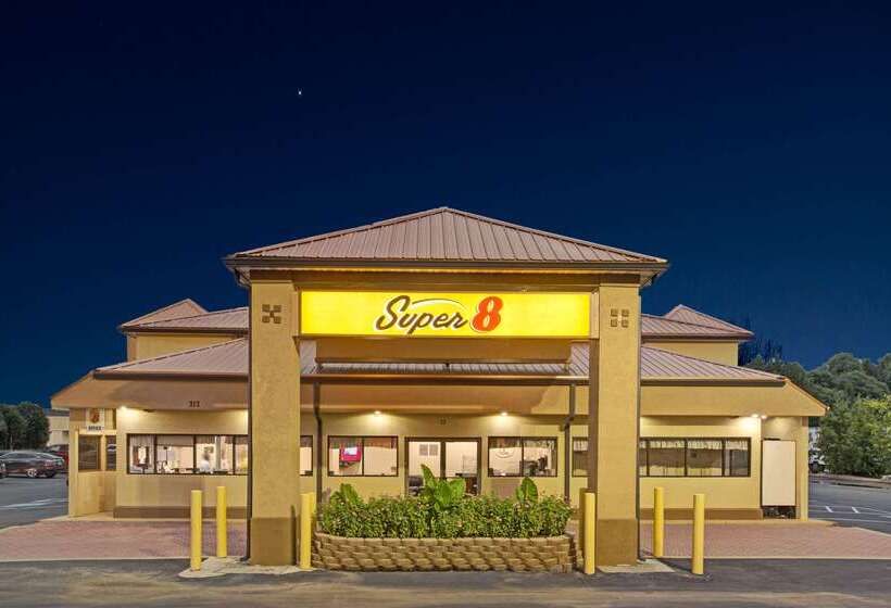 هتل Super 8 By Wyndham Suwanee