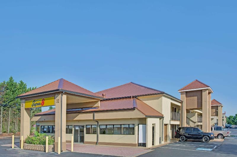 호텔 Super 8 By Wyndham Suwanee