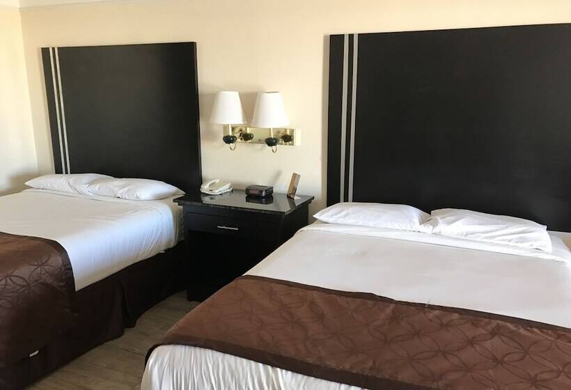 هتل Texas Inn & Suites