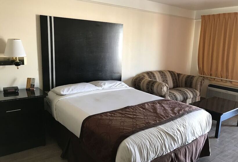 هتل Texas Inn & Suites