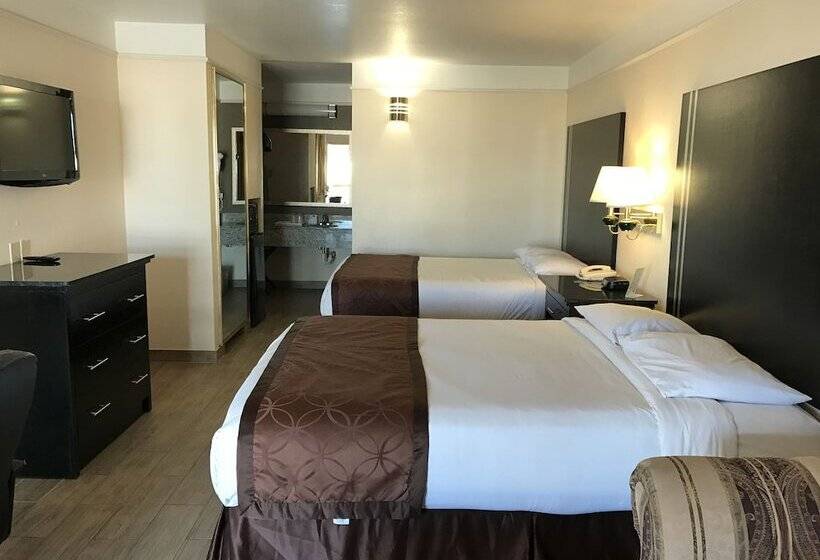 هتل Texas Inn & Suites