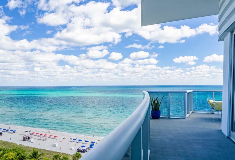 استراحتگاه Andaz Miami Beach, By Hyatt