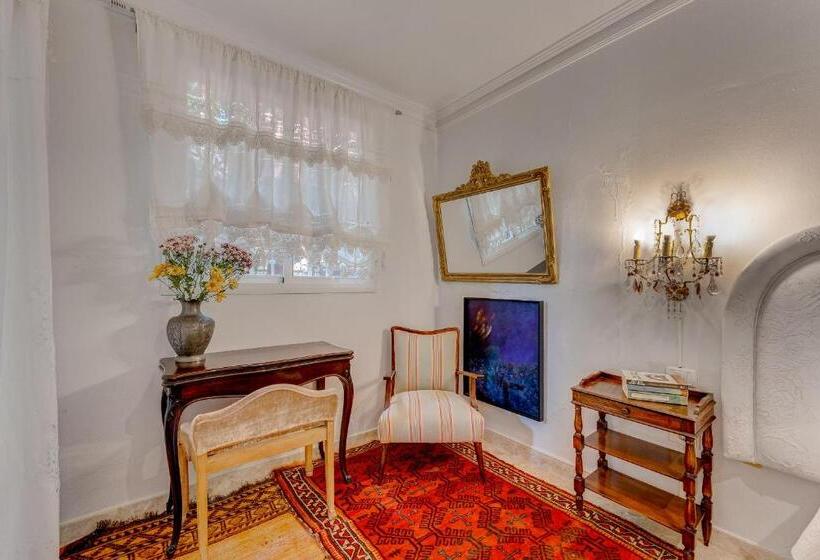 تختخواب و صبحانه Casa Luminosa