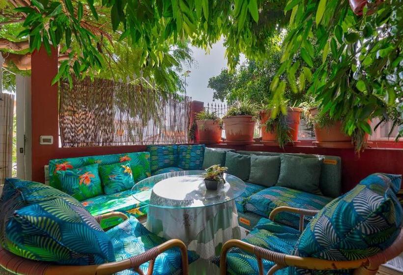 تختخواب و صبحانه Casa Luminosa