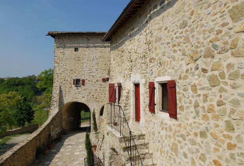 Château Le Combet  Gîte Le Petit Donjon