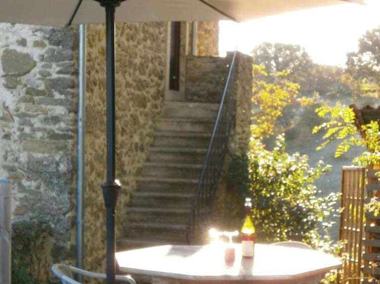 Château Le Combet  Gîte Le Petit Donjon