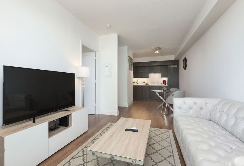 בית מלון כפרי Metropolis Suites  Yonge Sheppard