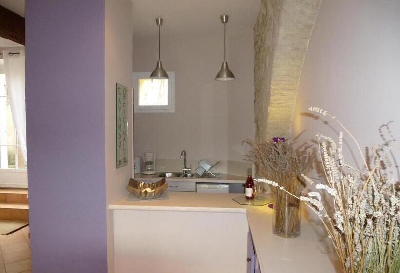 ペンション Château La Villatade