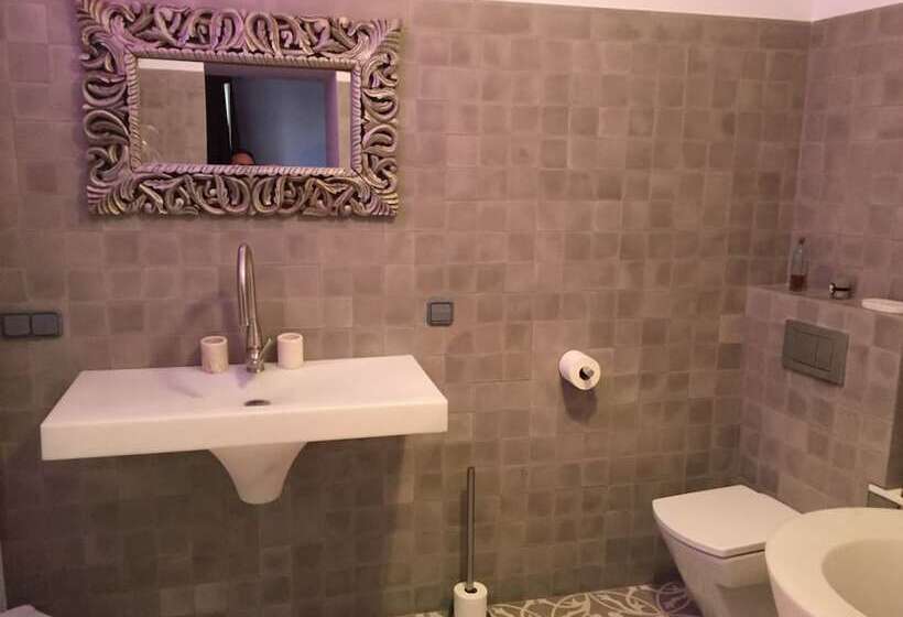 بنسيون El Asiento Del Azar