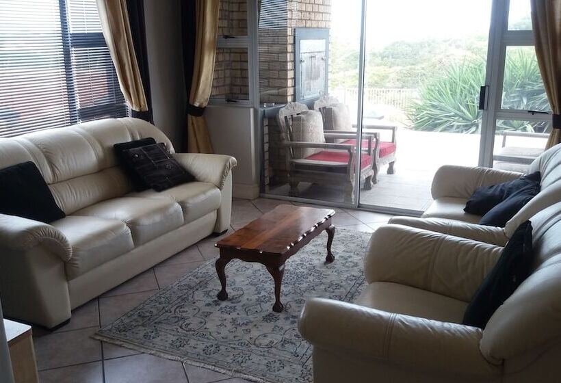 پانسیون The Whales Beach House