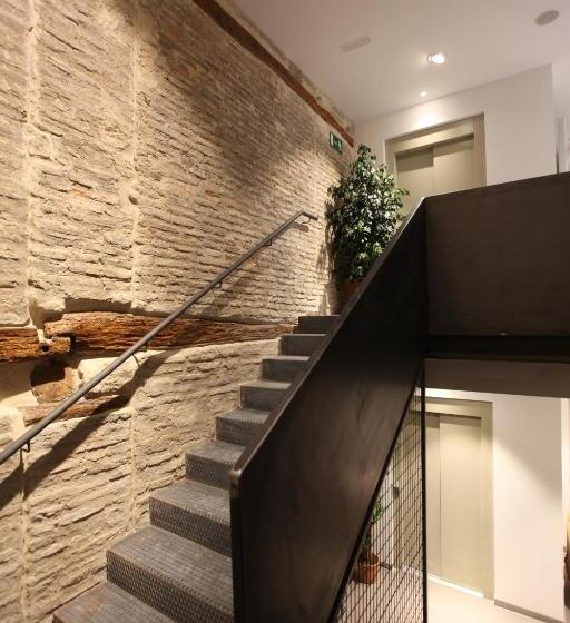 Az The Botanic Hostel