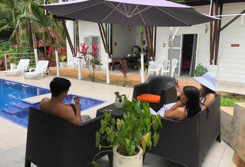 فندق Ballena Dorada Lodge