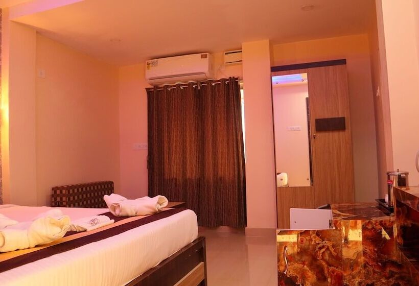 هتل Mahira Residency