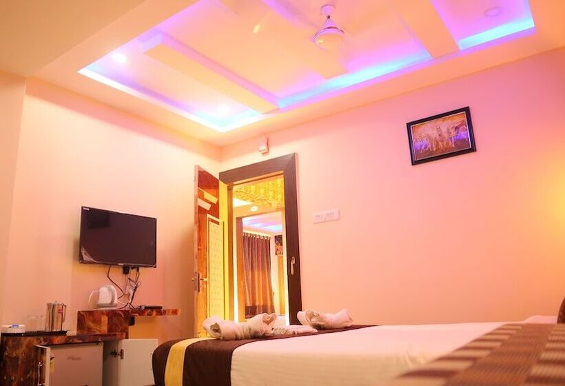 هتل Mahira Residency