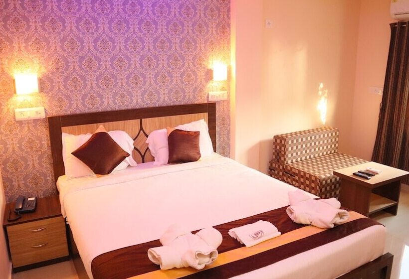 هتل Mahira Residency