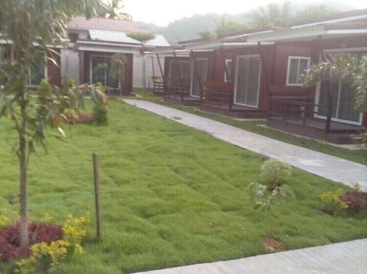 هتل Phumiphat Resort Koh Mook