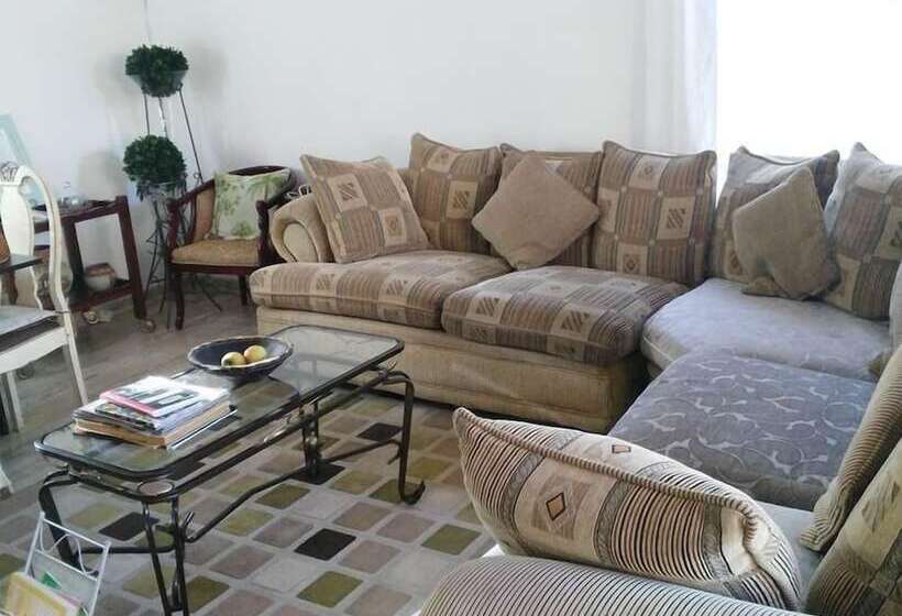 پانسیون Lapeng Home Away From Home