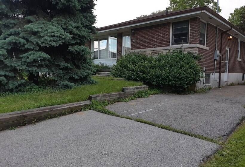 پانسیون Mcmaster Accommodations